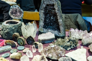 Gems & Minerals Articles For Sale