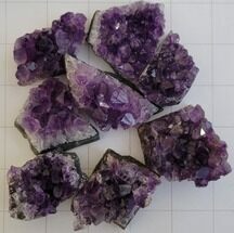 Lot: Small Amethyst Clusters ( Pieces) #256975
