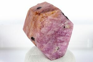 Ruby. outlet 7.18 ct. Kiteto District, Manyara Region, Tanzania